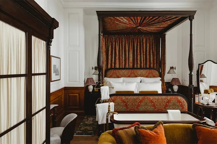 My First “Salvaged Stay” Hotel — Worth It or Just Aesthetic?