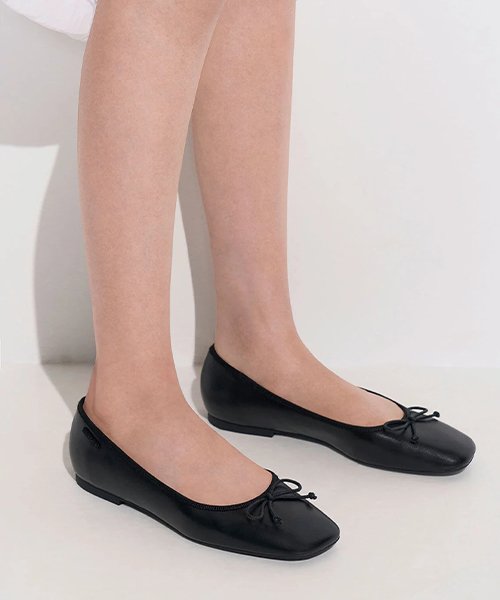 2) Minimal ballet flats (simple shape, little to no hardware)