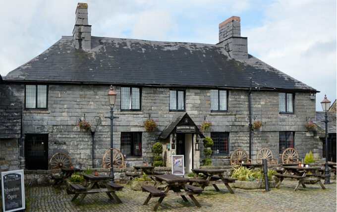 My First “Salvaged Stay” Hotel — Worth It or Just Aesthetic?